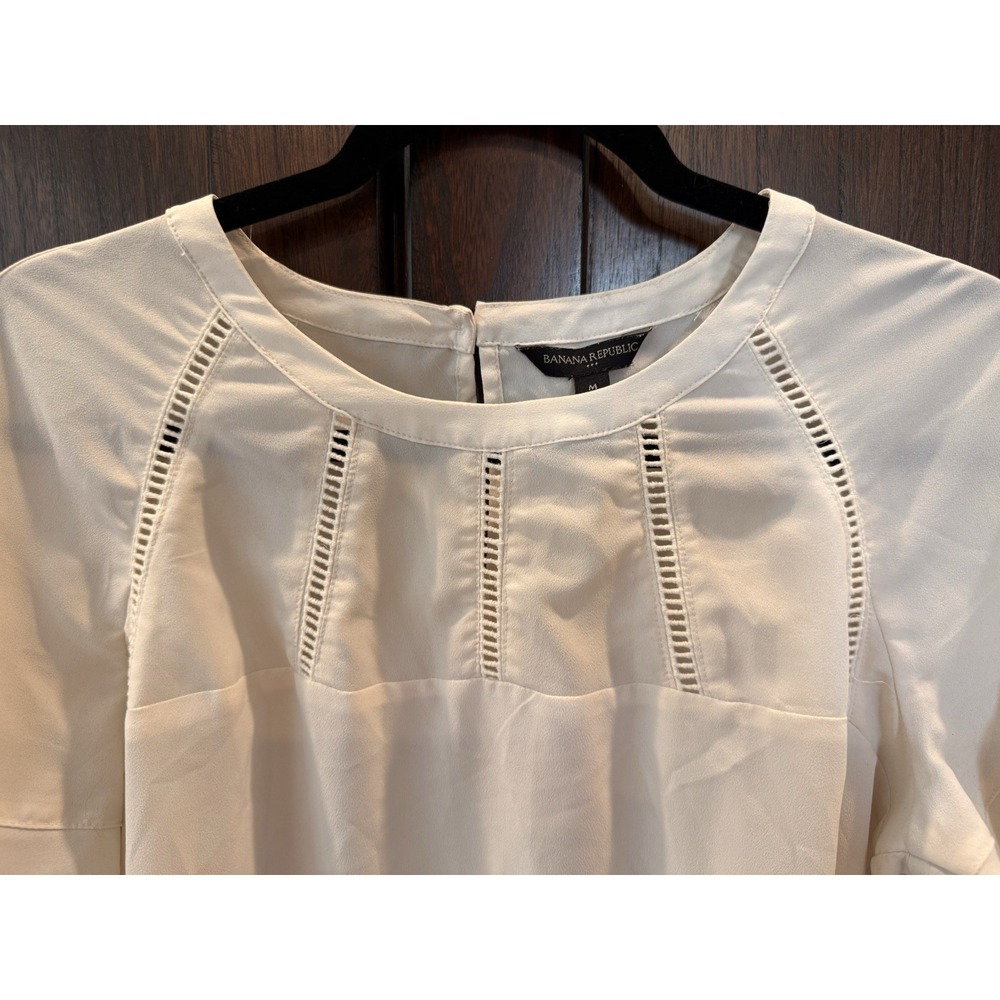 Banana Republic Ivory Short-Sleeve Blouse with Ladder Detail Medium - Picture 2 of 5